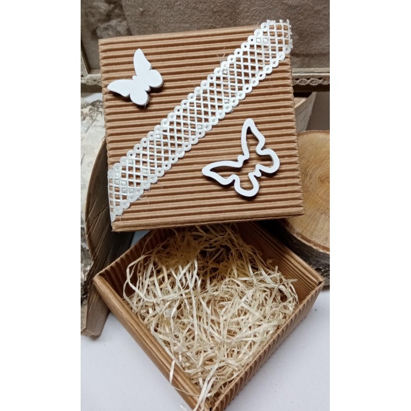 Krabička dva bílí motýlci