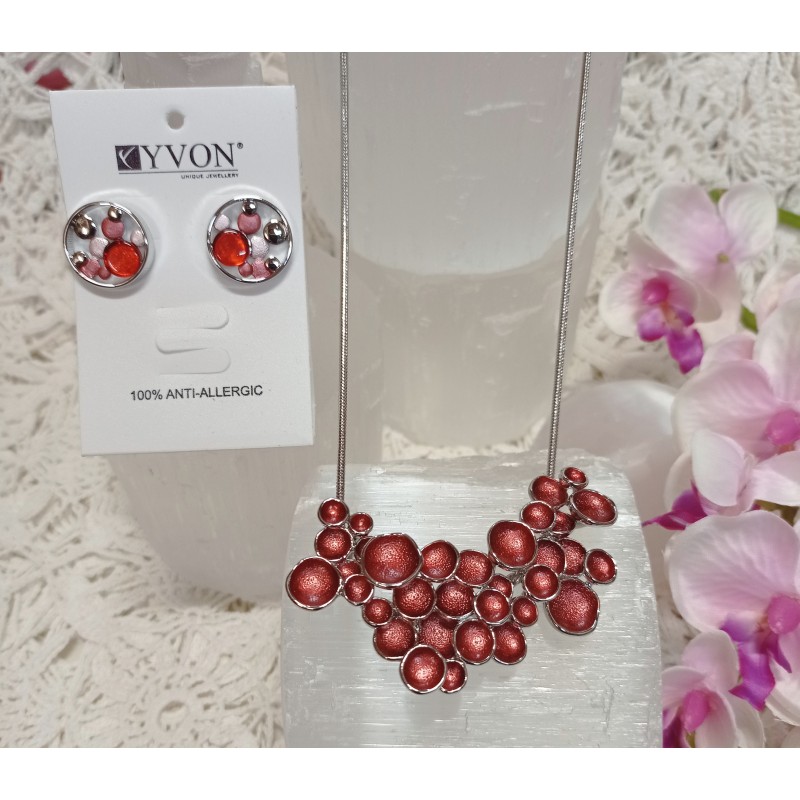 Souprava vínově červená Jeřabina