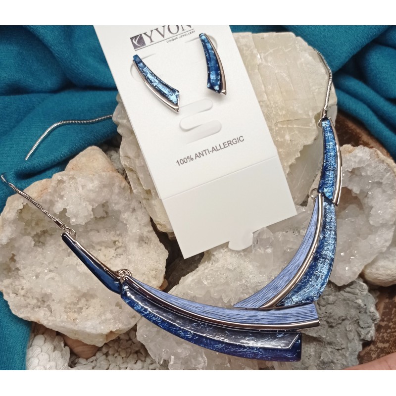 Souprava Yvon švestkověmodrá -krátký řetízek